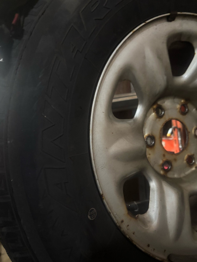 4 gmc chevy snow tires.  sierra silverado 1500  6 bolt tread set in Tires & Rims in Mississauga / Peel Region - Image 3