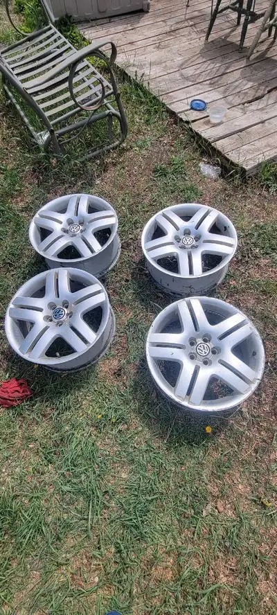 Nice set of Volkswagen rims that came with my '03 Jetta 1.8T. I've never used them myself. 5x100 I b...