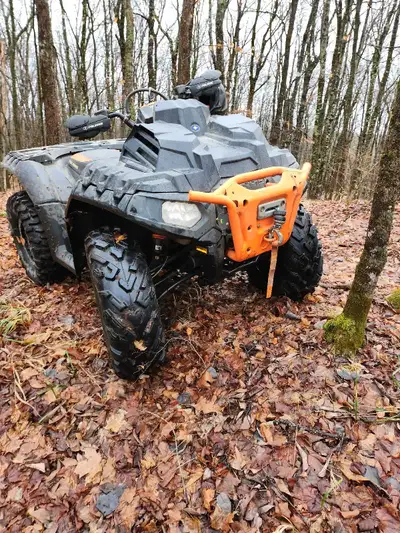 2019 Polaris Highlighter 1000XP. Comes with winch, 2 up, factory mud tires and rims and sitting on m...