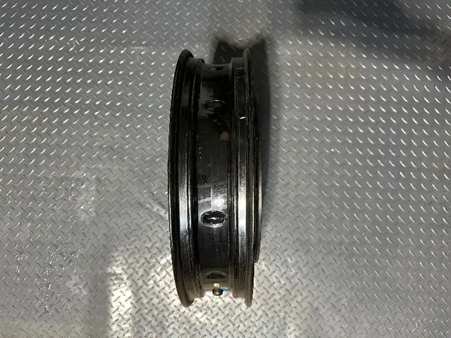 2017 BMW S1000RR cast rims in Motorcycle Parts & Accessories in Longueuil / South Shore - Image 5