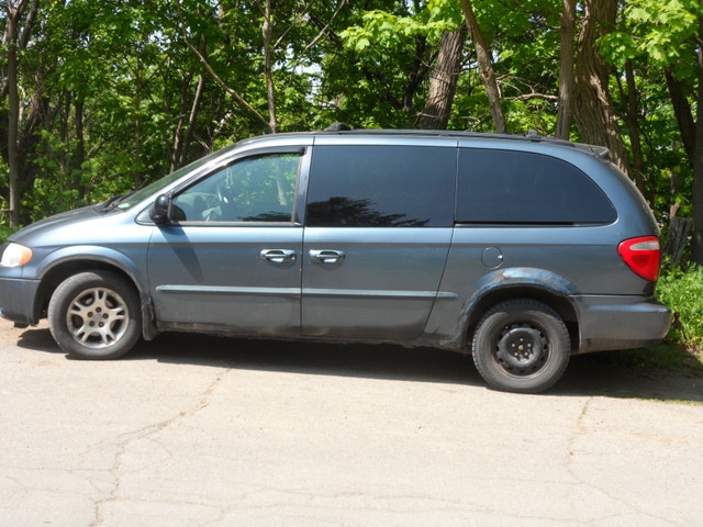 DODGE GRAND CARAVAN 2002