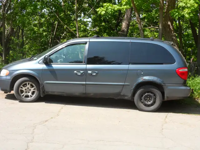 DODGE GRAND CARAVAN 2002