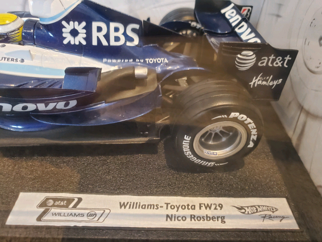 1:18 Diecast Hot Wheels Williams Toyota F1 FW29 Nico Rosberg #16 in Arts & Collectibles in Kawartha Lakes - Image 7