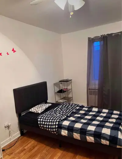 Je sous loue ma chambre meublée du 1er Septembre à Novembre. La sous location c’est pour une période...