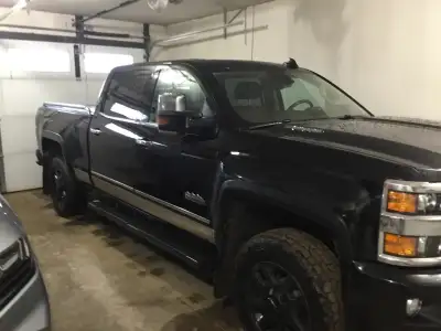2015 Chev  3500 High Country 1Ton Truck