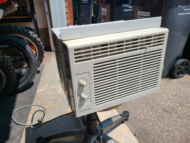Good size Window air conditioner 5200 BTU/h in Other in Mississauga / Peel Region - Image 2