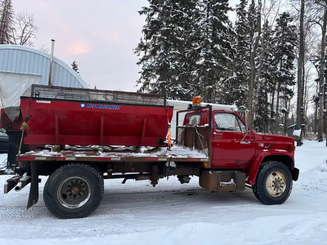 Commercial Snow Removal & Sanding569705116573388803