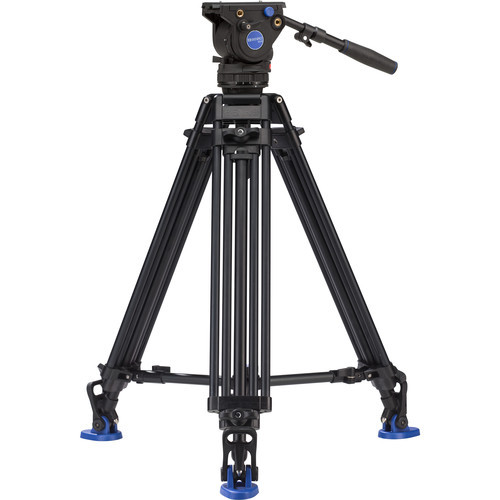 hydraulic tripod for professional video production in Cameras & Camcorders in West Island - Image 3
