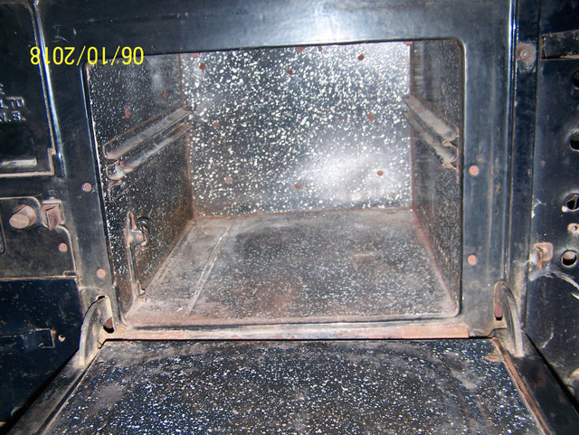 Enterprise kitchen coal/wood stove - ANTIQUE in Stoves, Ovens & Ranges in Saskatoon - Image 4