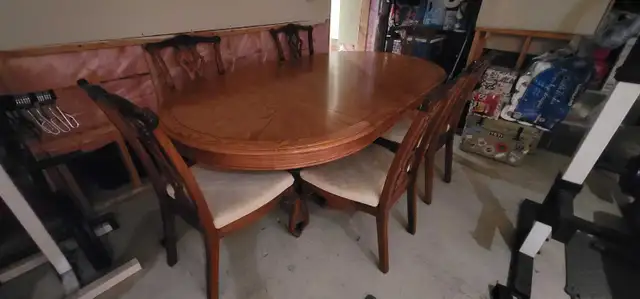 Solid Oak Dining Table Set – 6 Chairs + 2 Leaves (Seats 6–8). in Dining Tables & Sets in Barrie - Image 3