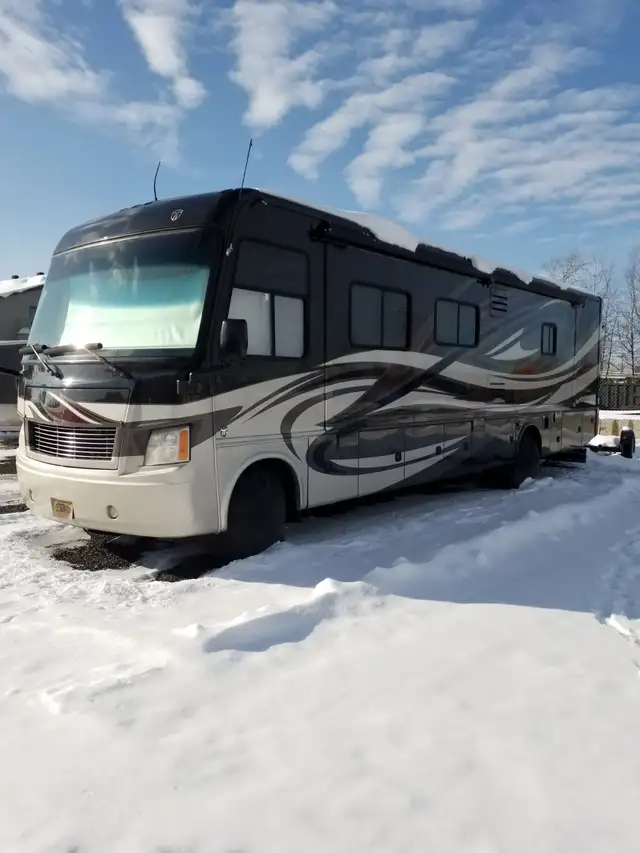 Motorisé classe A Thor Motor Coach Challenger 36FD in RVs & Motorhomes in Victoriaville - Image 3
