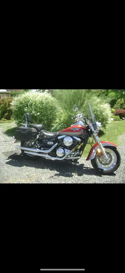 Kawasaki Vulcan 1500 classic. 107950km One owner New front tire and rear bag included. Pick up in Hu...