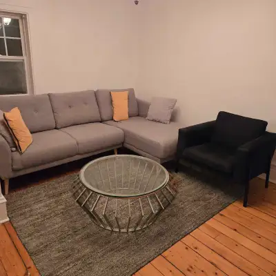 Deux grandes belles chambres à louer tout inclus à st eustache pour 55 ans et plus bel emplacement p...