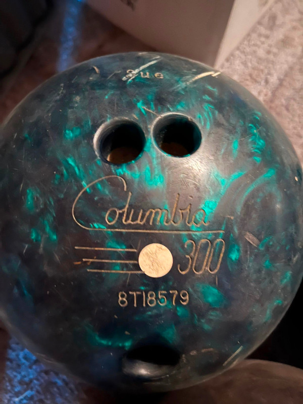 Columbia 300 Bowling Ball in Other in Mississauga / Peel Region