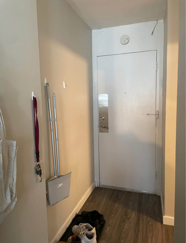 Spacious bachelor- sublet in Short Term Rentals in Ottawa - Image 4