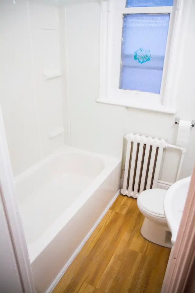 Spacious 1-BR in well maintained Heritage Building - Sandy Hill in Long Term Rentals in Ottawa - Image 3