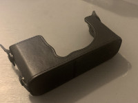 Fujifilm X-E4 Official Leather Half Case - Étui en cuir BLC-XE4