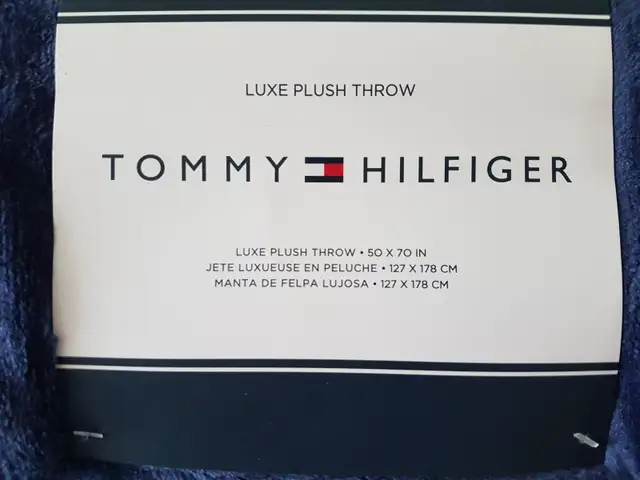 Tommy Hilfiger Luxe Plush Throw - Brand New in Bedding in St. Catharines - Image 3