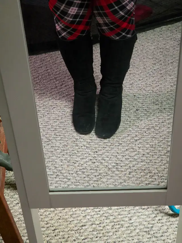 Ladies Black Suede-Like Leather Knee-High Boots with Wedge Heel. in Women's - Shoes in Grande Prairie - Image 4