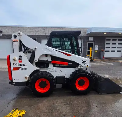 BOBCAT SKID STEER S740 2023 ONLY 235 HOURS!, View more