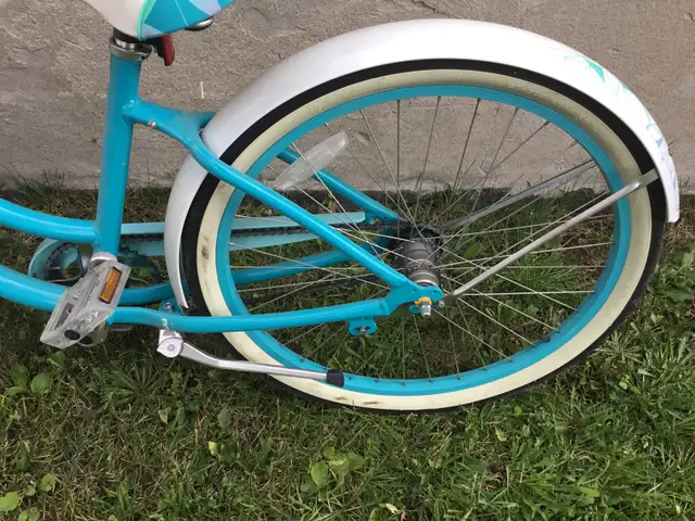 Woman’s cruiser bike. in Cruiser, Commuter & Hybrid in Sudbury - Image 11