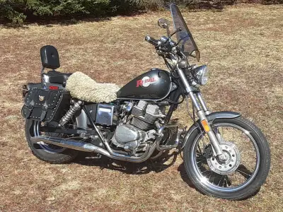 Nice older bike in good condition. 1986 Honda Rebel 250cc Nice beginner ride. Great for shorter pers...
