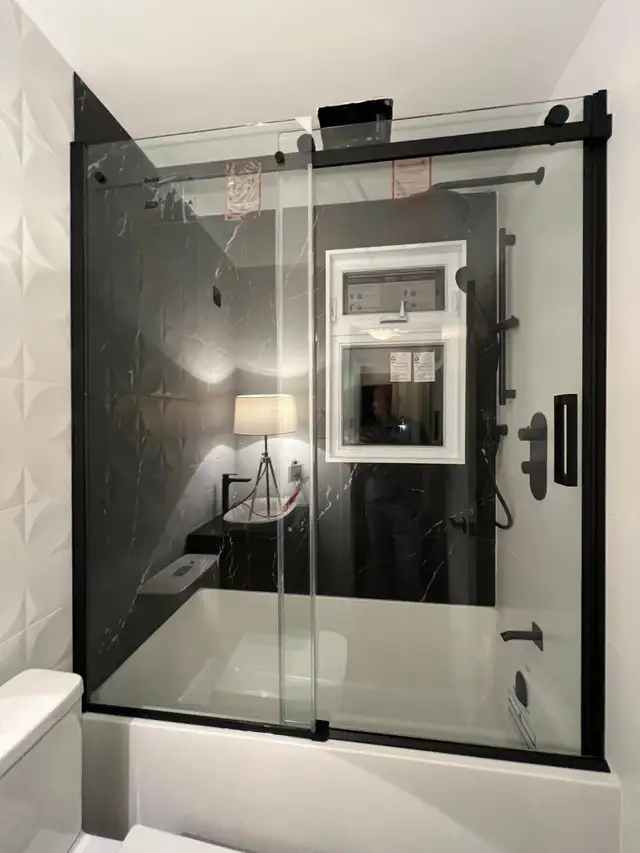 Service d'installation de portes de douche in Windows, Doors & Trim in City of Montréal - Image 11
