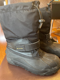 Columbia youth winter boots
