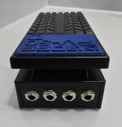BOSS FV-50L Low Impedance Stereo Volume Pedal, View more