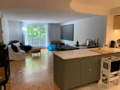 Large 4½ for rent / Grand 4½ à louer