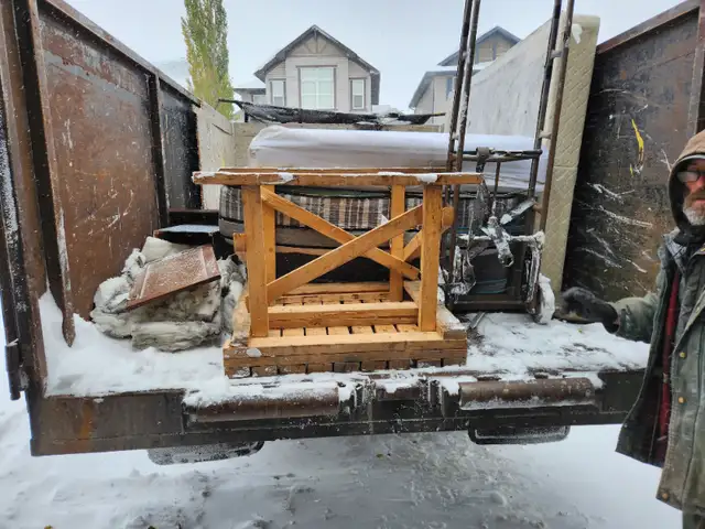 Calgary's Bestprice junk and garbage removal services 403852477162863252365186123