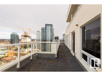 Dream Home in the Heart of Downtown! Sub-Penthouse!