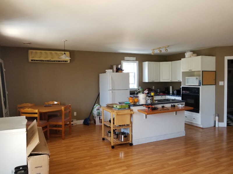 Spacious 3 bedrooom apartment, 778 Main Street, Kingston Long Term