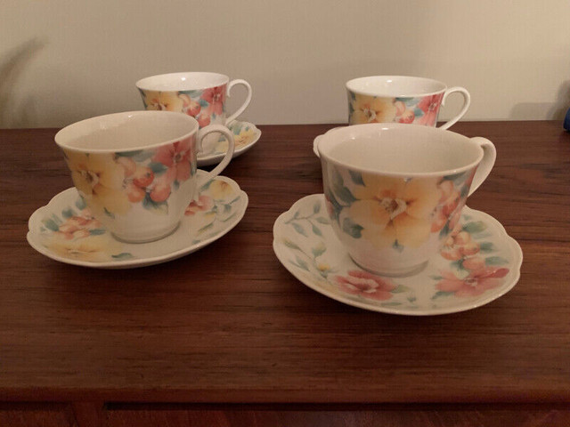 4 sets of cup and saucers Johnson Brothers, Hyde park in Kitchen & Dining Wares in Kingston - Image 3