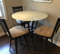 Bistro glass top table and chairs