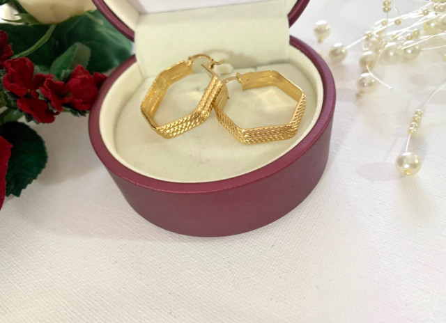 Gold filled earrings  in Jewellery & Watches in Windsor Region - Image 4