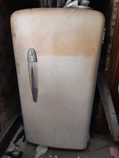 50,s- 60,  GIBSON refrigerator, View more