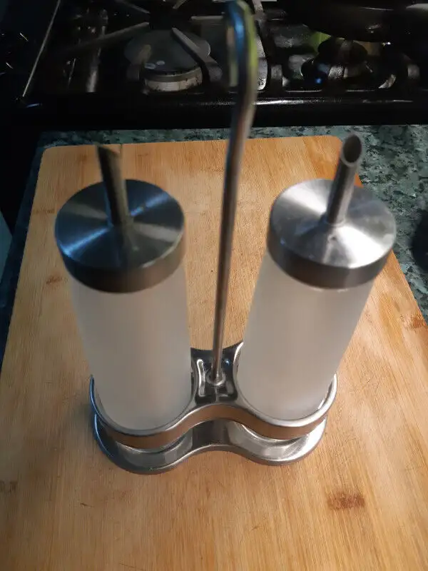 Oil and Vinegar Dispenser $5.00