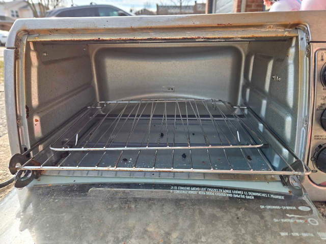 Used Toaster Oven Works Great!  in Toasters & Toaster Ovens in Kitchener / Waterloo - Image 2