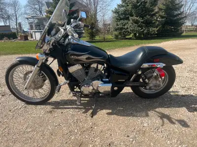Honda shadow.. 750.. 2007 Nice ride just never have time to ride this beauty.. Make me an offer..