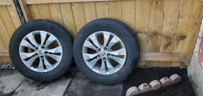 Honda CRV 4 aluminum rims and all seasons tires with TPMS sensors, from 2012 CRV tires 225-65-17 goo...