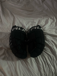 True Hockey Gloves