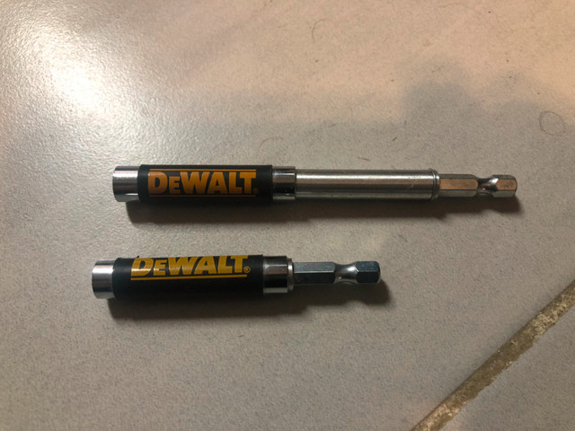 DEWALT DW2054 LOT DE 2 GUIDES D'ENTRAÎNEMENT MAGNÉTIQUES DE 4 P. dans Outils électriques  à Ville de Montréal