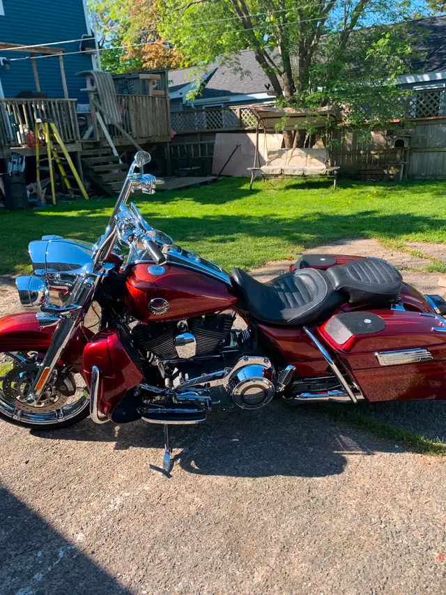 2013 cvo road king in Touring in Dartmouth - Image 3