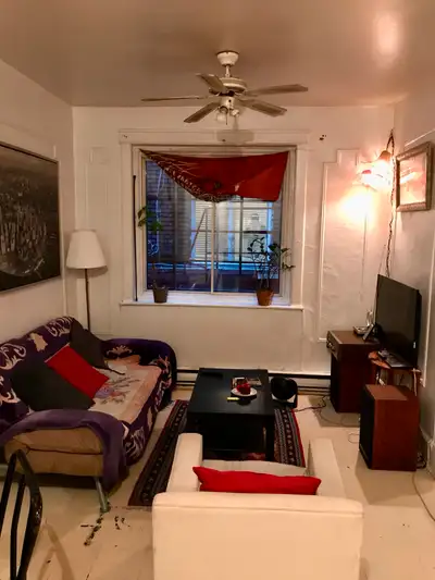 Petite chambre à louer dans Miles-End 1er juillet