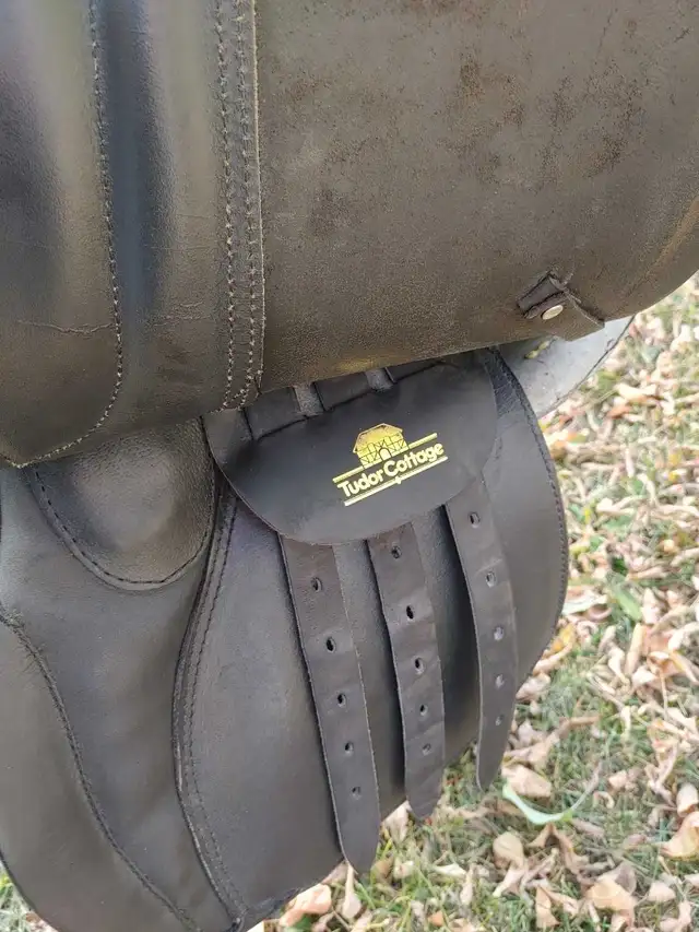 Tudor Cottage 17" English Saddle in Other in Lloydminster - Image 7