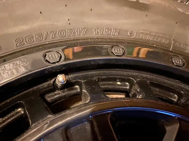 SET (4) Winter Tires  265 70 R17 & Wheels 17x8 in Tires & Rims in Fredericton - Image 3