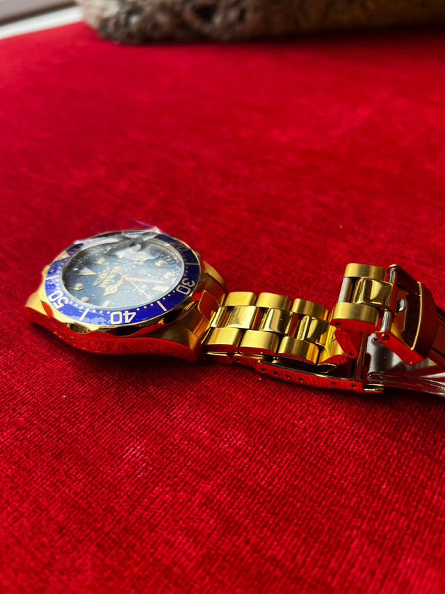 Invicta watch  in Jewellery & Watches in Burnaby/New Westminster - Image 2