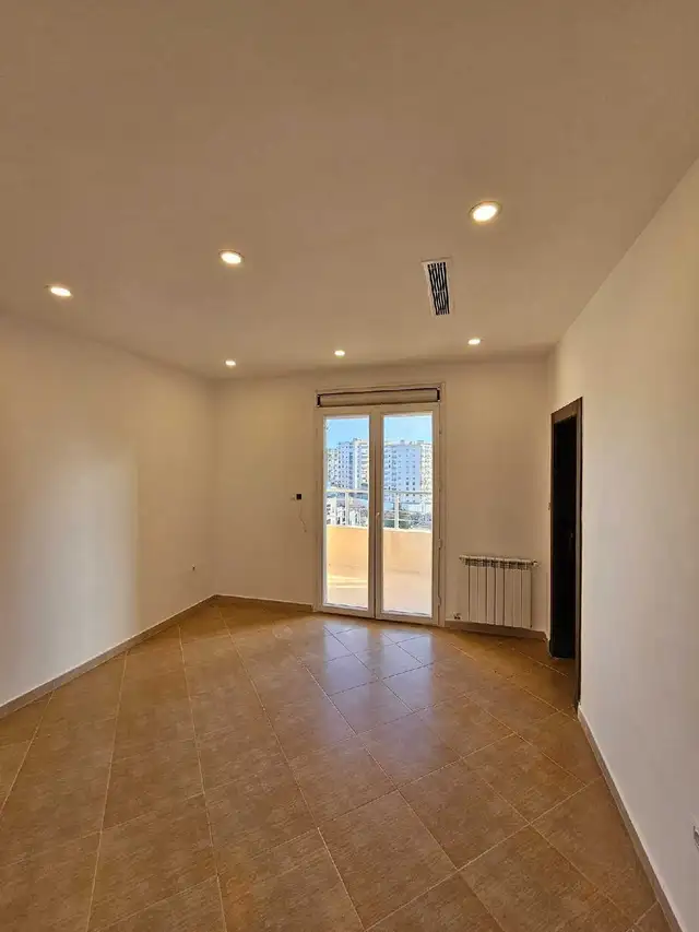 Affordable Painter475025000565975043