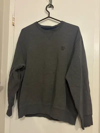 IZOD Gray Sweater (M), View more